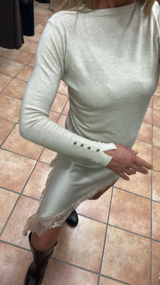 MAGLIONE BASICO BOTTONCINI POLSO BEIGE - immagine 5
